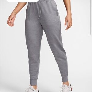 Nike therma fit joggers